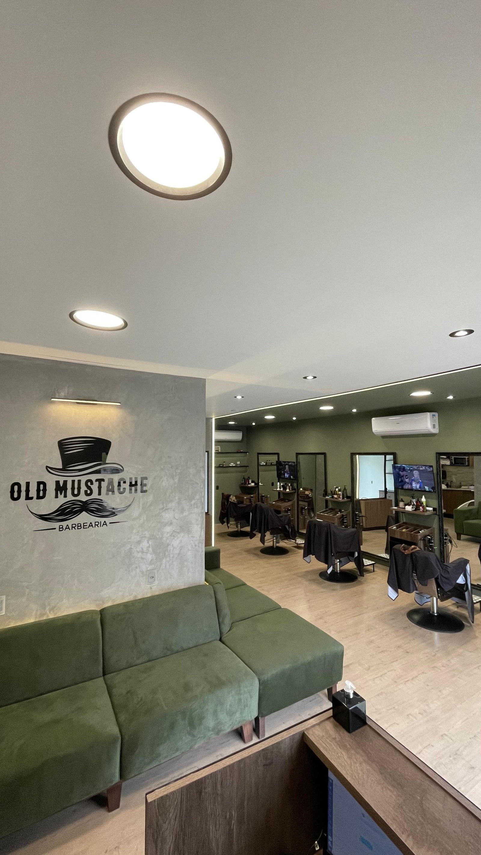 Ambiente da Old Mustache Barbearia